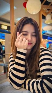 Cute DPs for Girls